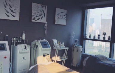 武漢打工妹創(chuàng)業(yè)開美容院，沒上美團(tuán)，三個(gè)月盈利回本。